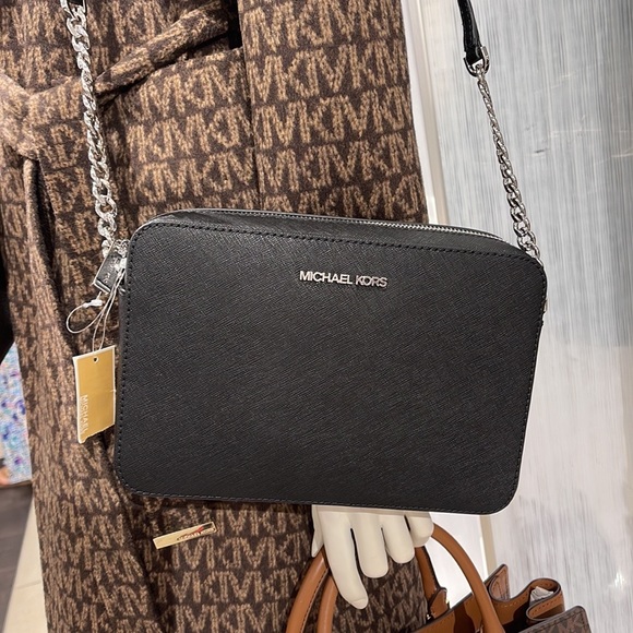 Michael Kors Jet Set Item Large East West Zip Crossbody Leather Black/Silver - Picture 9 of 16